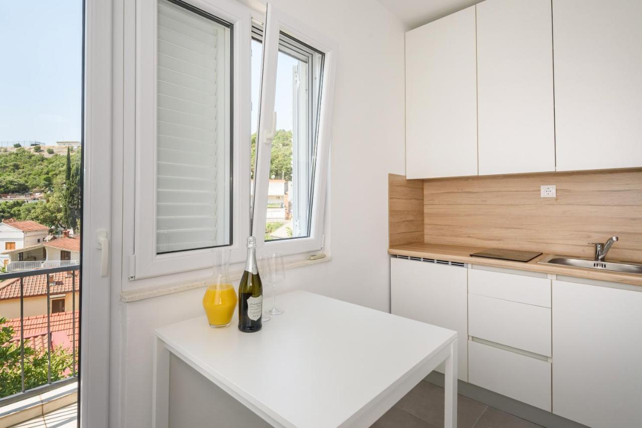 Apartmán Family House Grey Duboka Exteriér fotografie