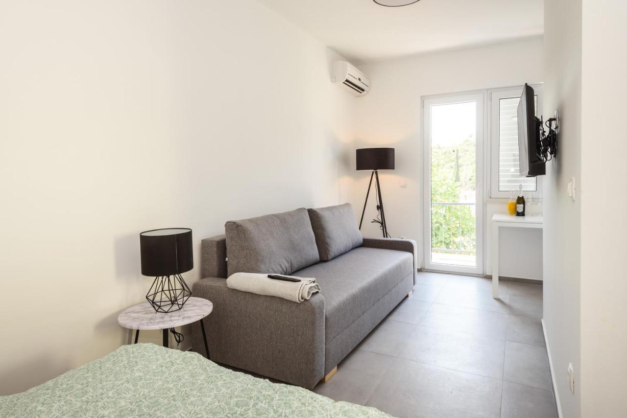 Apartmán Family House Grey Duboka Exteriér fotografie