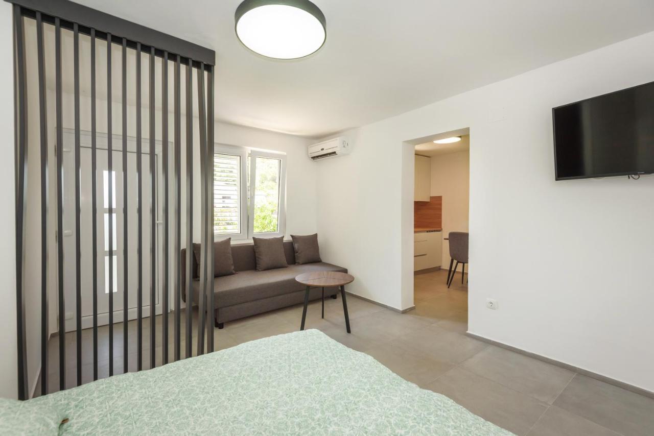 Apartmán Family House Grey Duboka Exteriér fotografie