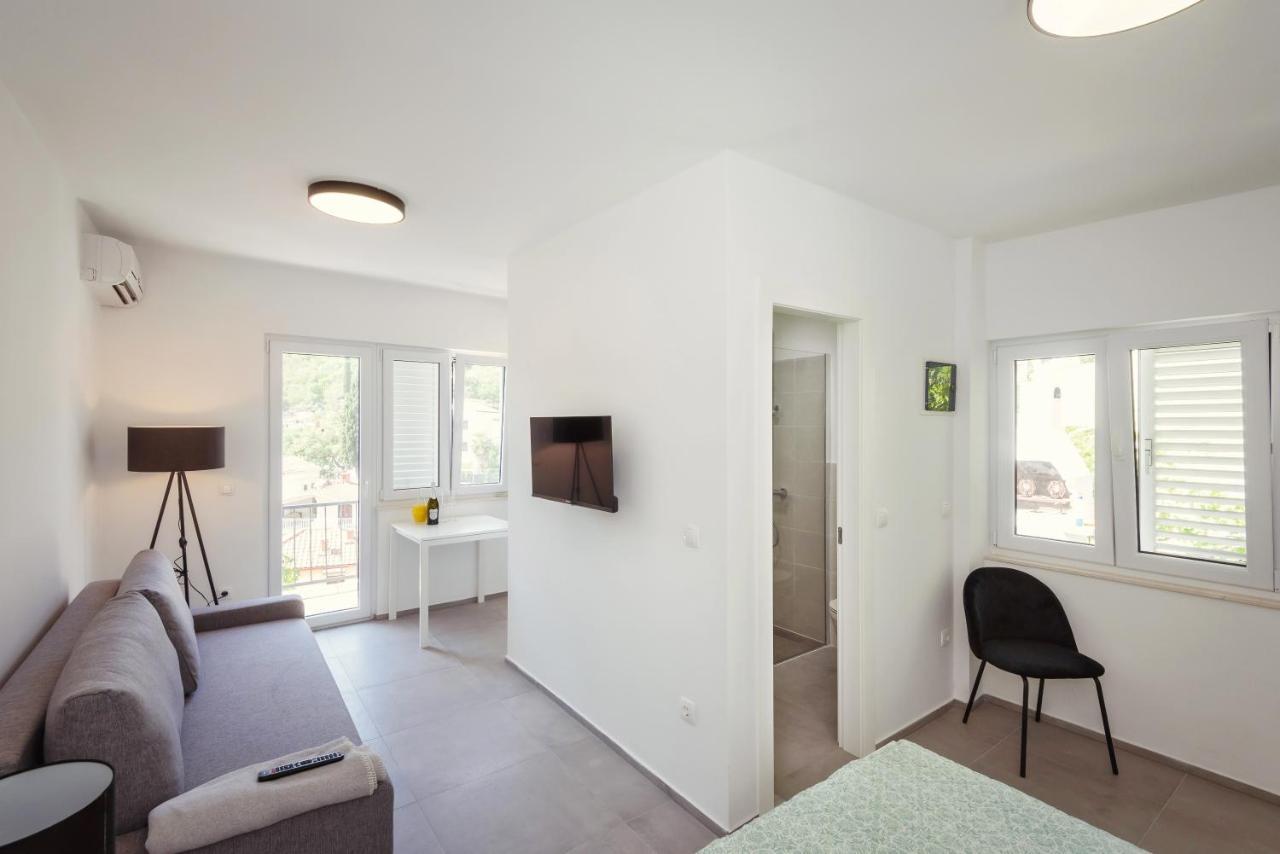 Apartmán Family House Grey Duboka Exteriér fotografie
